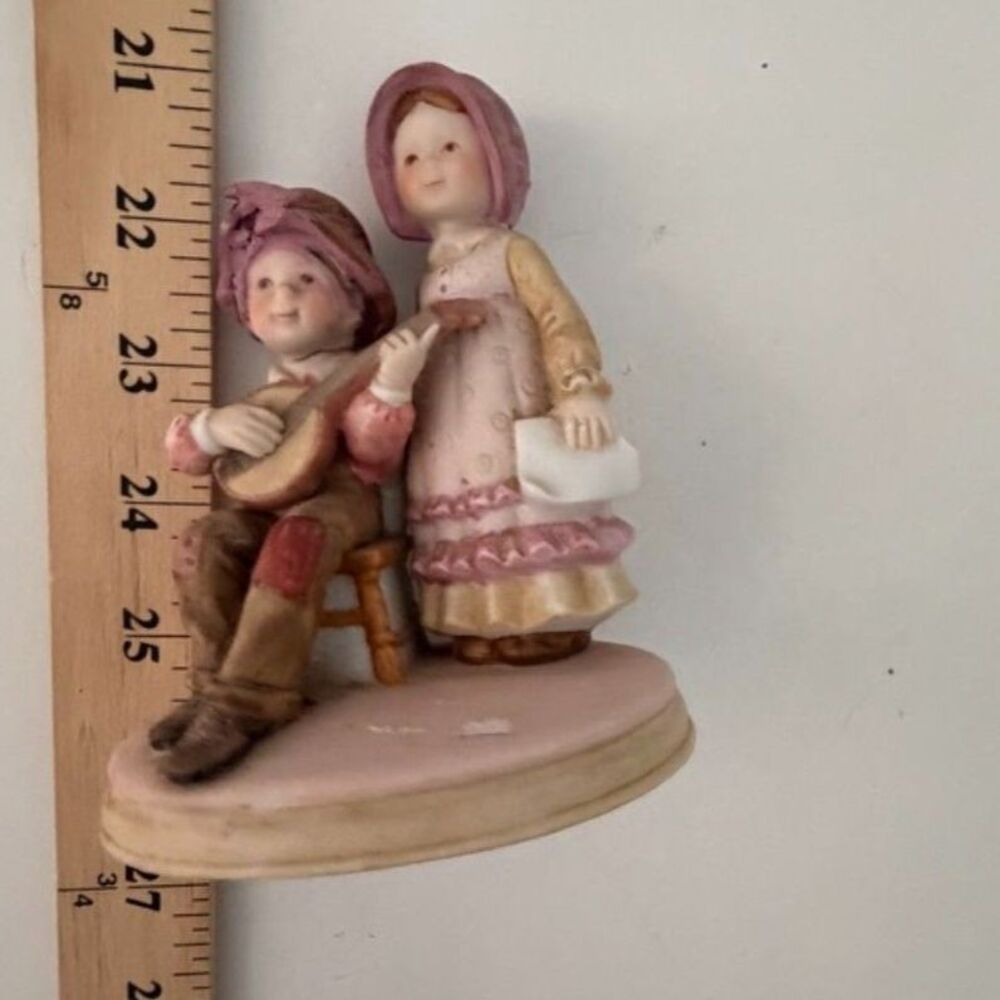 Vtg 1978 Holly Hobbie happy days figurine